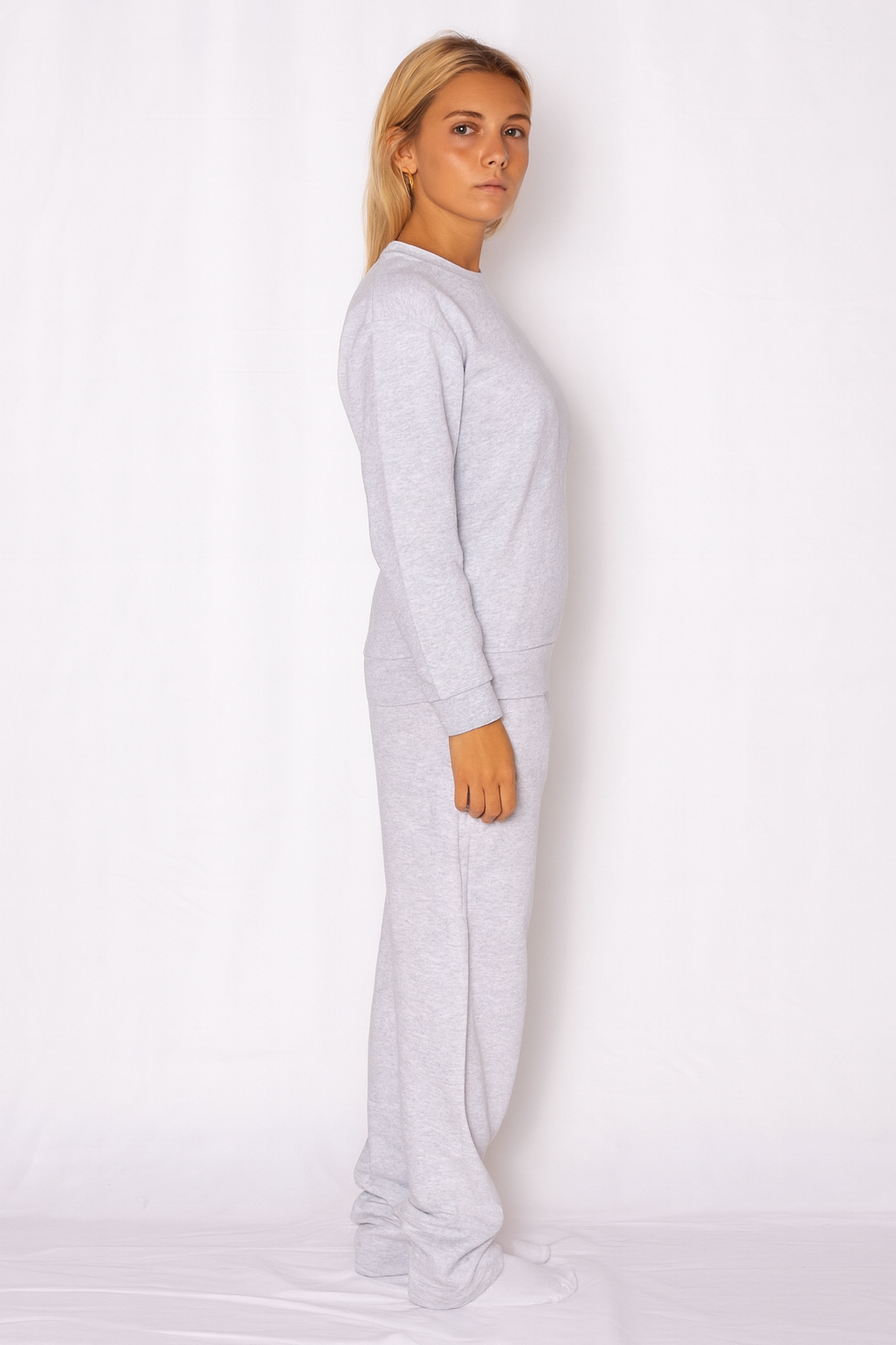 Grått sweatset med crewneck